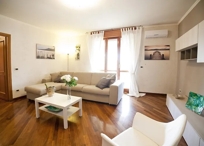 Roman Holidays All'eur Apartment *